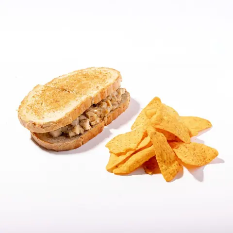 Creamy chicken sandwich from the Karaz Albun menu